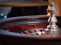 Contoh percakapan live chat tiket togel menunjukkan pertanyaan pelanggan tentang deposit dan respons agen dengan solusi