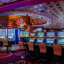 Meja Three Card Poker live dealer di tiket togel dengan dealer profesional, kartu yang ditampilkan jelas, dan antarmuka permainan yang intuitif